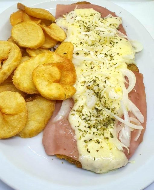 Milanesa pollo Fugazzetta con jamón