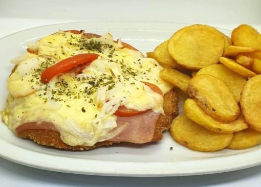 Milanesa pollo Fugazzetta con jamon y morrones